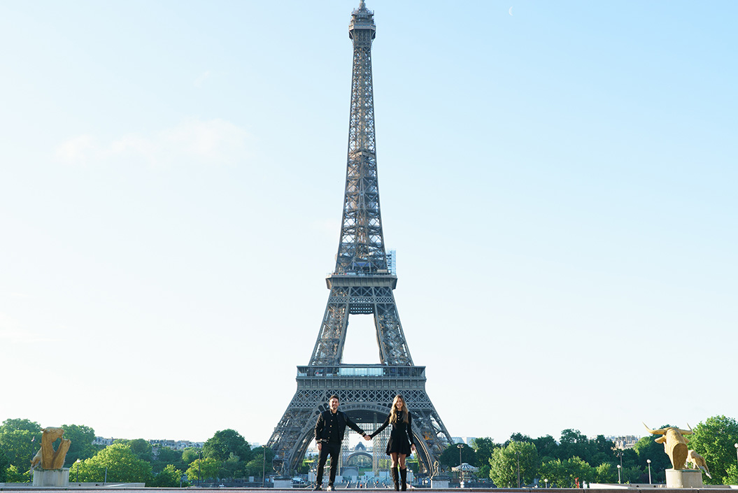 Paris engagement photos Trocadero Eiffel Tower 