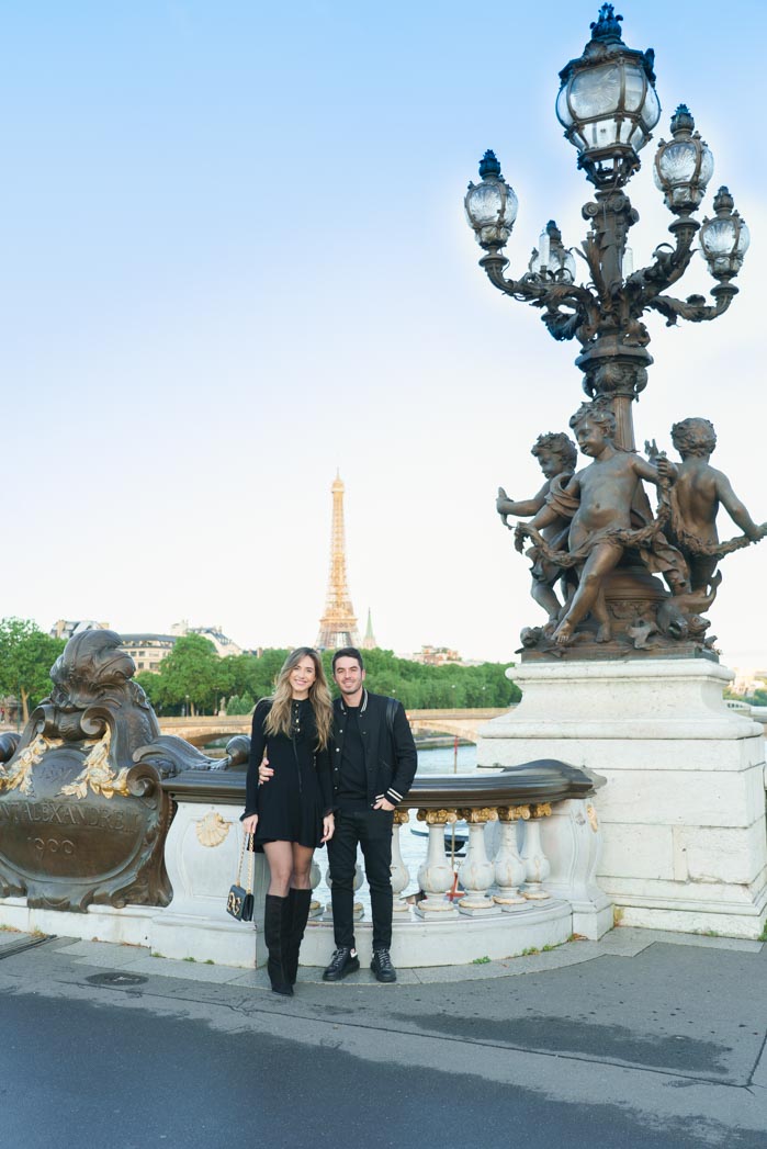 pose seance photo de couple pont alexandre 3 Paris