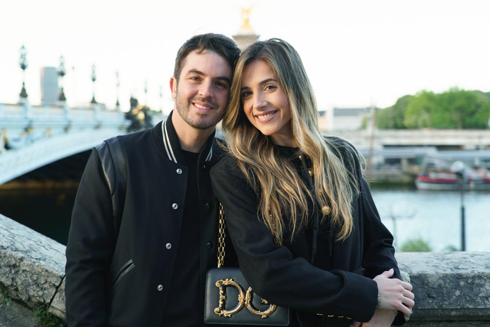 pose seance photo de couple pont alexandre 3 Paris