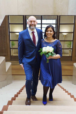 Photo de couple dans la salle des mariages de Boulogne-Billancourt