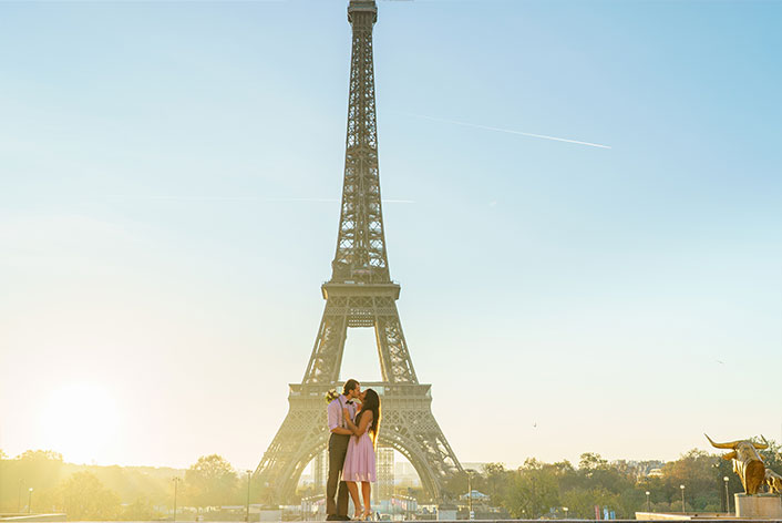 engagement photography paris eiffel tower sunrise