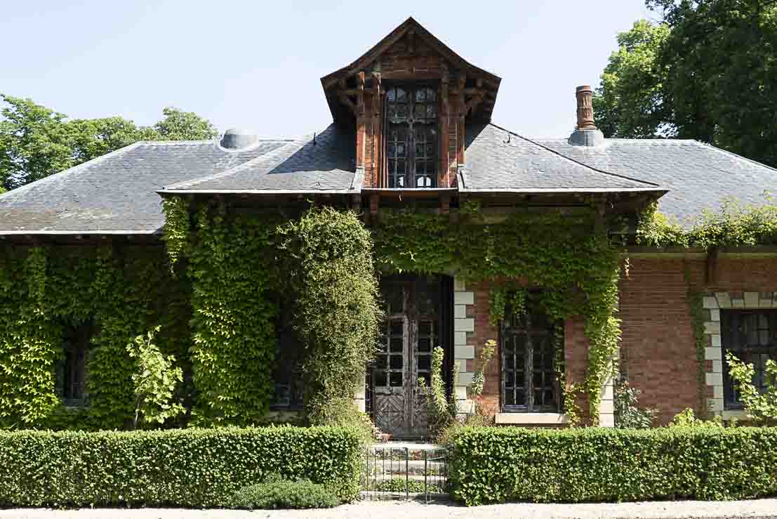 Exposition en intérieur — restaurant