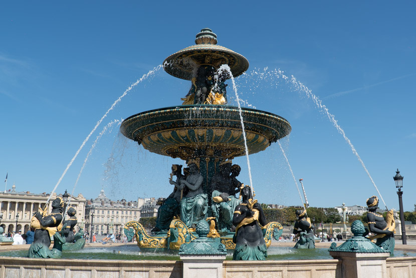 Fontaine Concorde eau figée — promenade guidée Paris