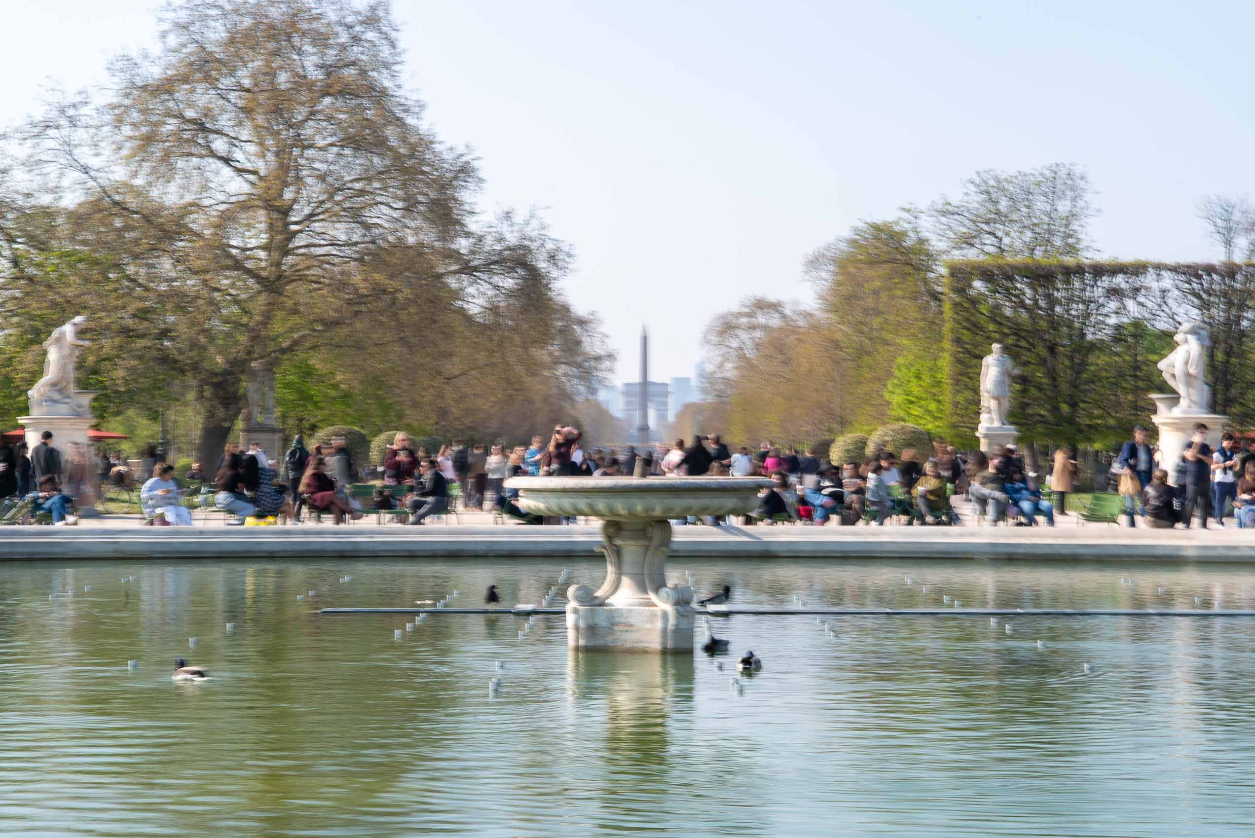 Perspective du bassin des Tuileries vers l’Obélisque — ligne de fuite en balade photo Paris cours de composition en extérieur