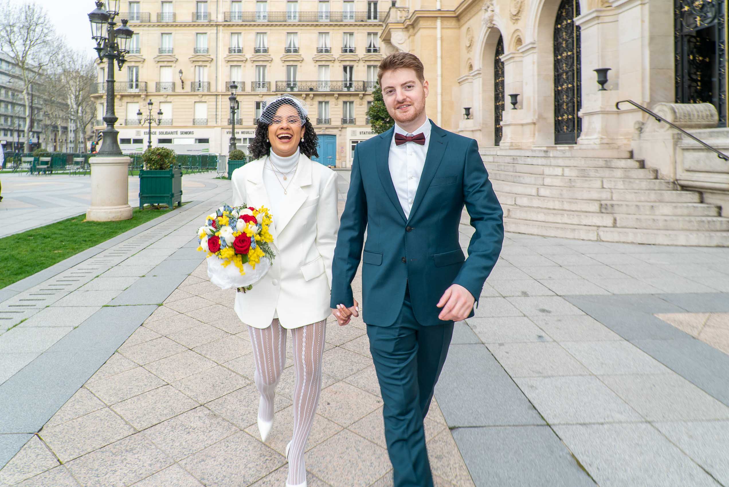 Arrivée des mariés à la mairie de Neuilly-sur-Seine — début du reportage