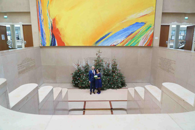 Vue intérieure de la mairie de Boulogne-Billancourt avant la cérémonie