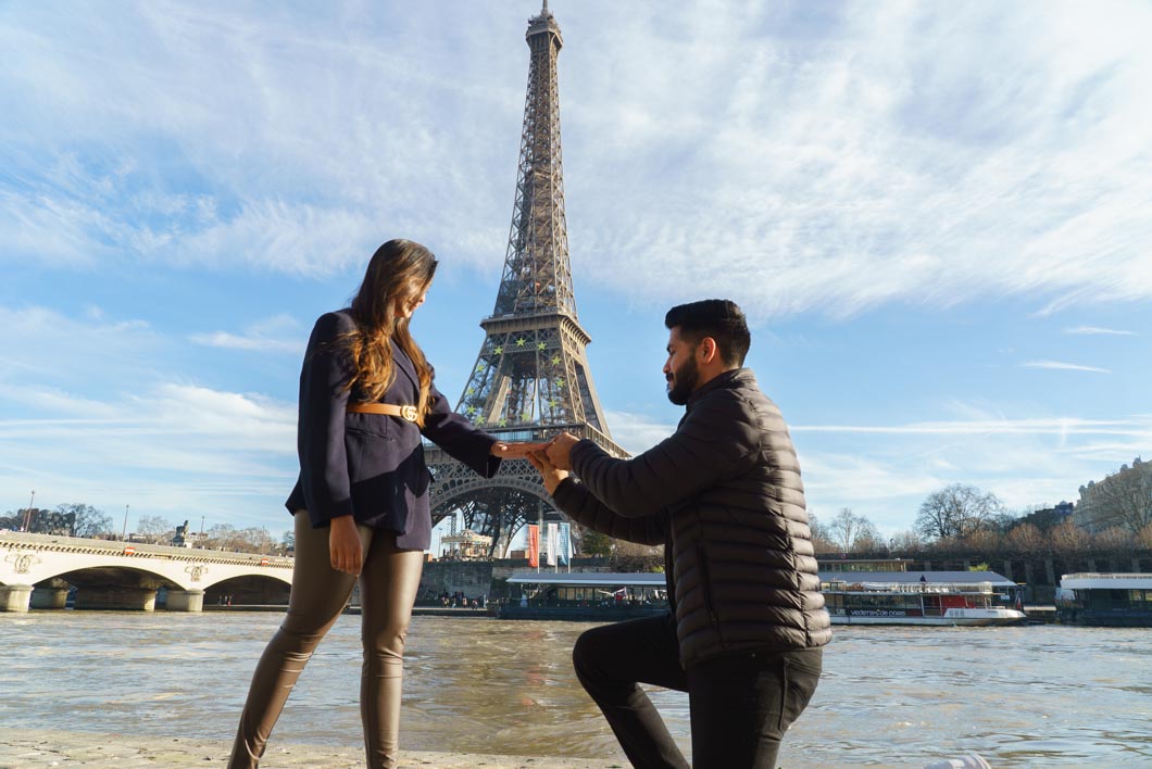 proposal paris eiffel tower port debilly